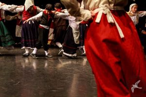 2017 “Πιάστε το χορό μικροί, μεγάλοι”