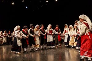 2017 “Πιάστε το χορό μικροί, μεγάλοι”