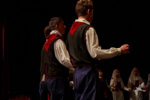 2017 “Πιάστε το χορό μικροί, μεγάλοι”