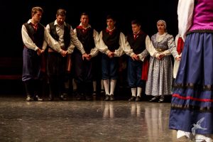 2017 “Πιάστε το χορό μικροί, μεγάλοι”