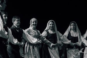 2017 “Πιάστε το χορό μικροί, μεγάλοι”