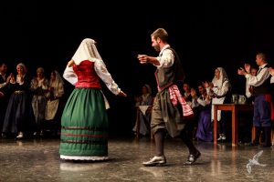 2017 “Πιάστε το χορό μικροί, μεγάλοι”