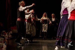 2017 “Πιάστε το χορό μικροί, μεγάλοι”