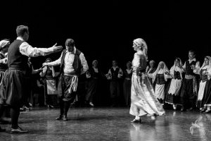 2017 “Πιάστε το χορό μικροί, μεγάλοι”