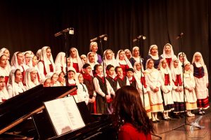 2017 “Χορεύω, παίζω και σου τραγουδώ”