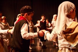 2017 “Χορεύω, παίζω και σου τραγουδώ”