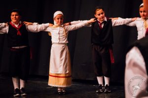 2017 “Χορεύω, παίζω και σου τραγουδώ”