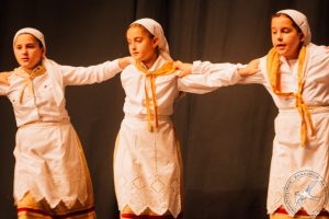 2017 “Χορεύω, παίζω και σου τραγουδώ”