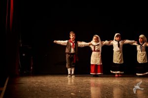 2016 “Χορεύω, παίζω και σου τραγουδώ”