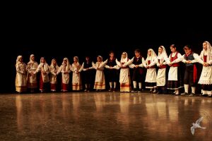 2016 “Χορεύω, παίζω και σου τραγουδώ”