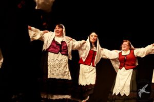 2016 “Χορεύω, παίζω και σου τραγουδώ”