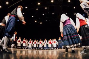 2017 “Πιάστε το χορό μικροί, μεγάλοι”