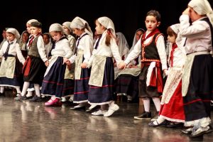 2017 “Πιάστε το χορό μικροί, μεγάλοι”