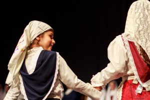 2017 “Πιάστε το χορό μικροί, μεγάλοι”