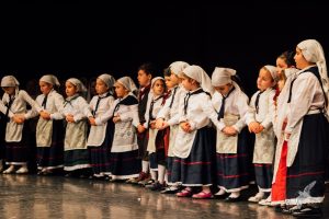 2017 “Πιάστε το χορό μικροί, μεγάλοι”