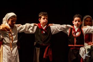 2017 “Πιάστε το χορό μικροί, μεγάλοι”