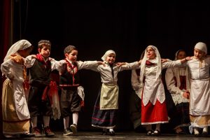 2017 “Πιάστε το χορό μικροί, μεγάλοι”