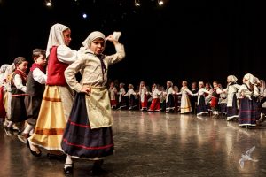 2017 “Πιάστε το χορό μικροί, μεγάλοι”