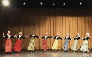 2011 Διαδρομές στην Παράδοση