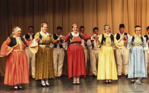 2011 Διαδρομές στην Παράδοση