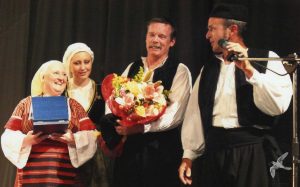 2011 Διαδρομές στην Παράδοση